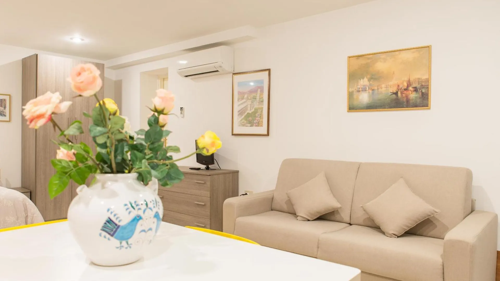 Ca' De Le Capuzine Hotel Venice 0*,  Italy