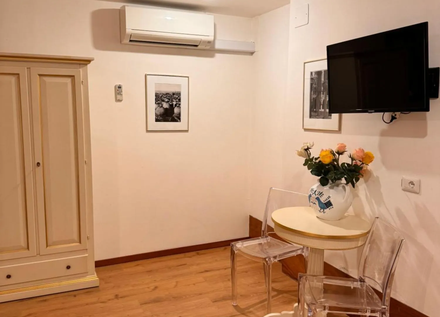 Ca' De Le Capuzine Hotel Venice 0*,  Italy