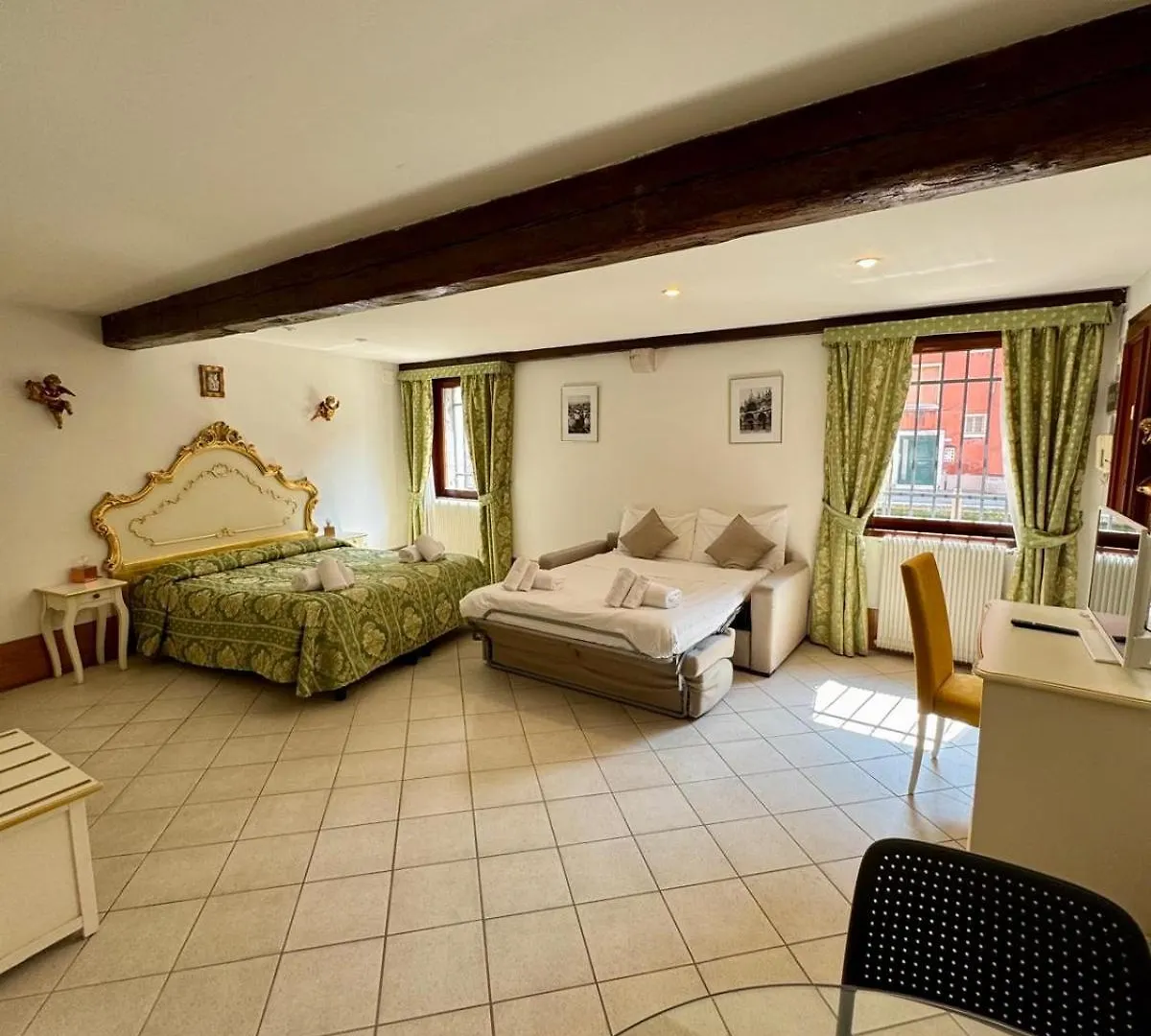 Ca' De Le Capuzine Hotel Venice 0*,  Italy